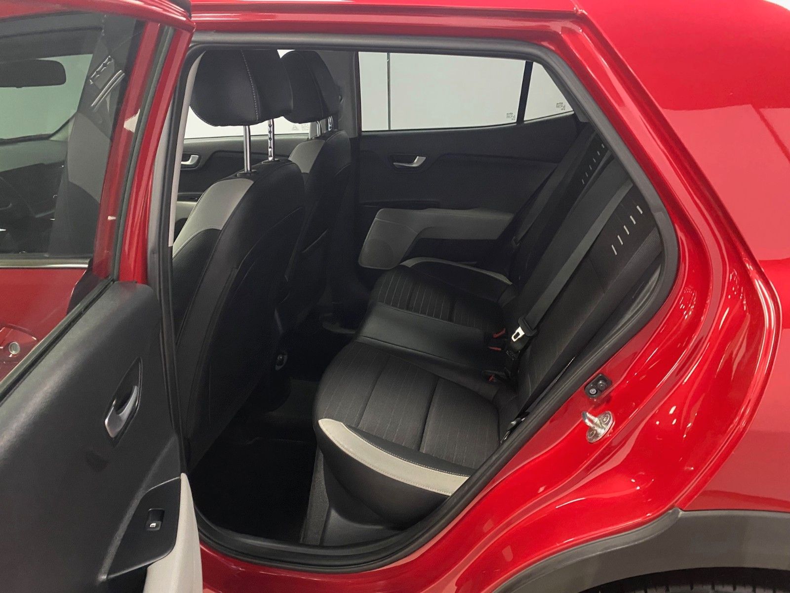 Fahrzeugabbildung Kia Stonic 1.0 T-GDI+KAMERA+ANDROID AUTO+Checkheft++