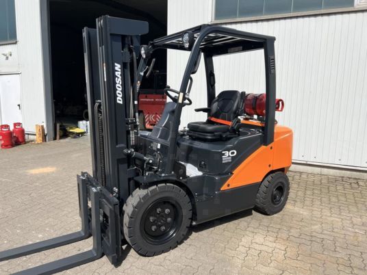 Doosan G 30 P-7 / Neu