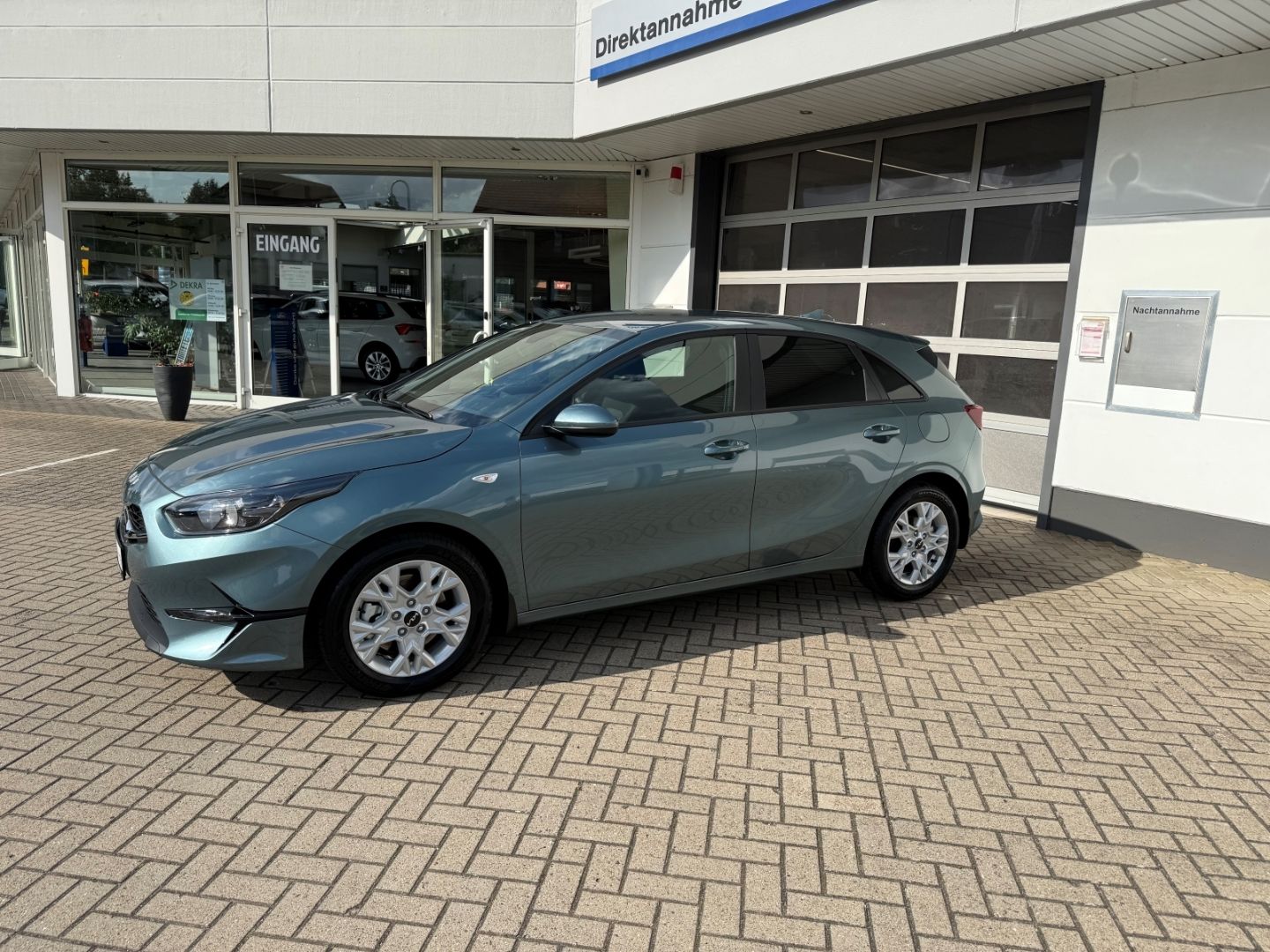 KIA Ceed 1.5 Mild-Hybrid EU6e 1,5 T-GDI LX Plus SPEC - Image 2