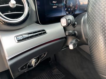 Fahrzeugabbildung Mercedes-Benz E 350 d Lim. 4Matic AMG Line Pano 20"