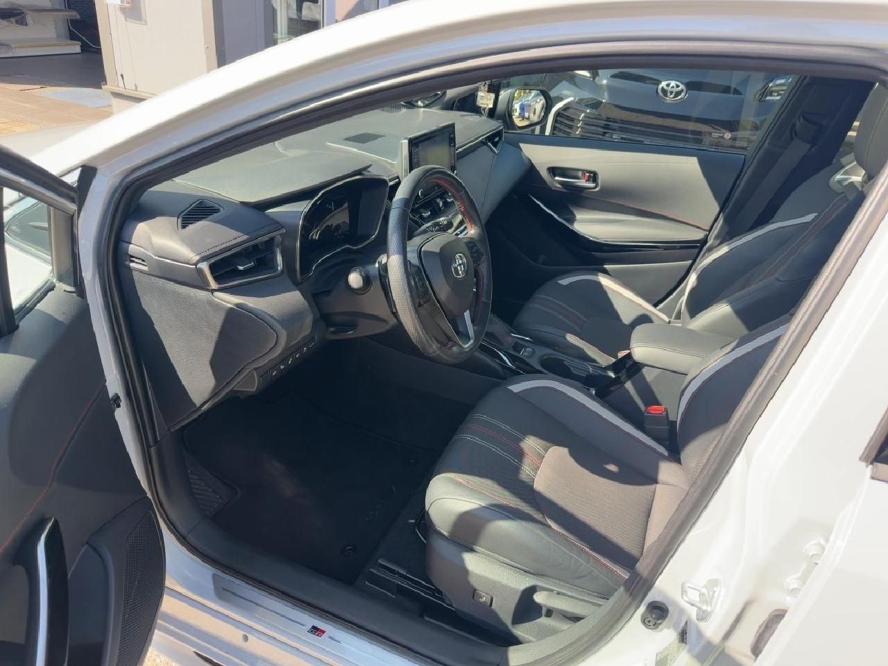 Fahrzeugabbildung Toyota Corolla TS GR Sport 2.0 *Pano+SHZ+RFK+PDC*