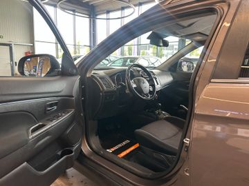 MYAUTOCENTER – Gebraucht- und Jahreswagen mit Werkstattservice in Pfaffenhofen Mitsubishi ASX Edition 100+ 4WD *TÜV*Xenon*Kamera*