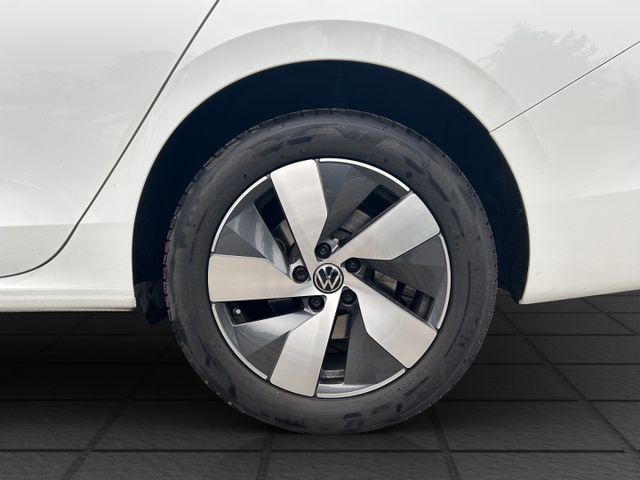 Passat Variant EL 2.0 TDI DSG StHz AhK Navi Lede