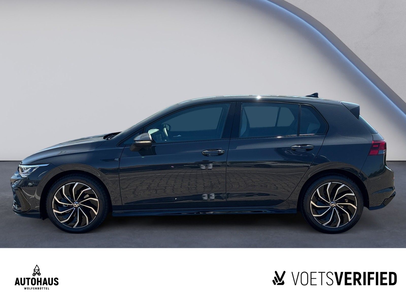 Volkswagen Golf VIII R-Line 1.5 eTSI DSG LED+RearView+NAVI imagem 3