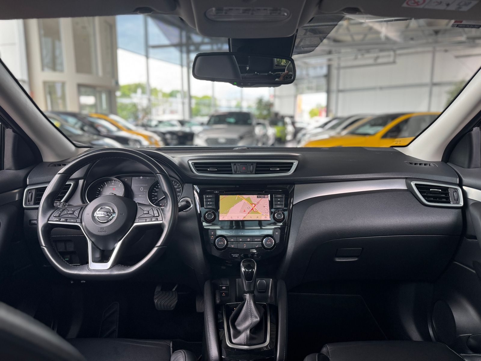 Fahrzeugabbildung Nissan Qashqai Akari PANO RFK AHK NAVI ALU