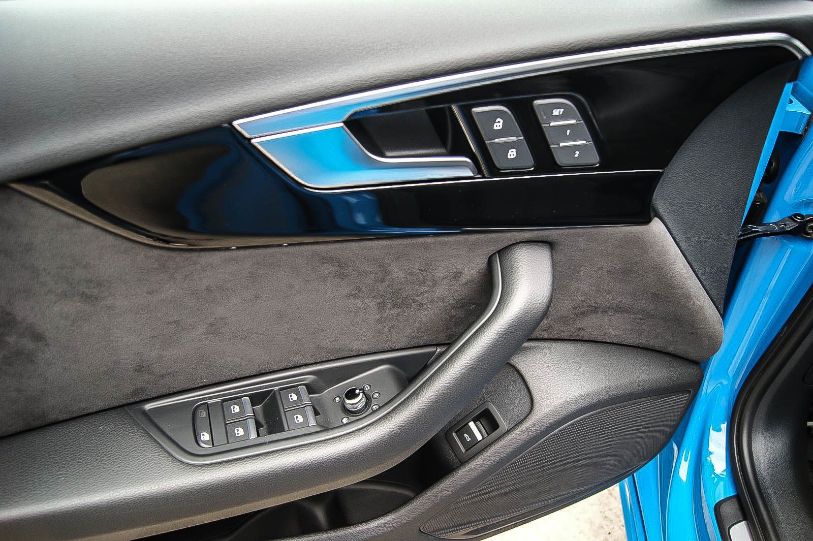 Fahrzeugabbildung Audi A4 Avant 35 TFSI S line TURBOBLAU PANORAMA STHZG