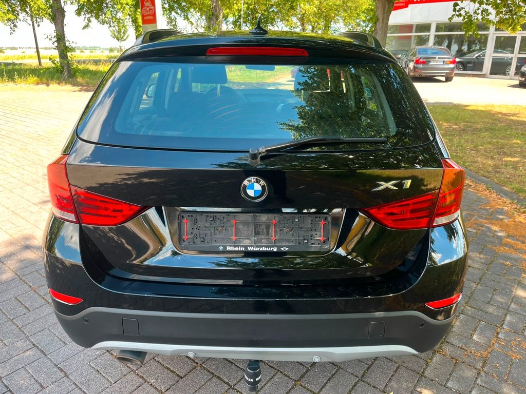 BMW X1 xDrive18d Sport Line 1-Hand - Bild 7