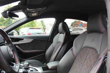Fahrzeugabbildung Audi A4 Lim. 45 TFSI Quattro Edition One S Sportsitze