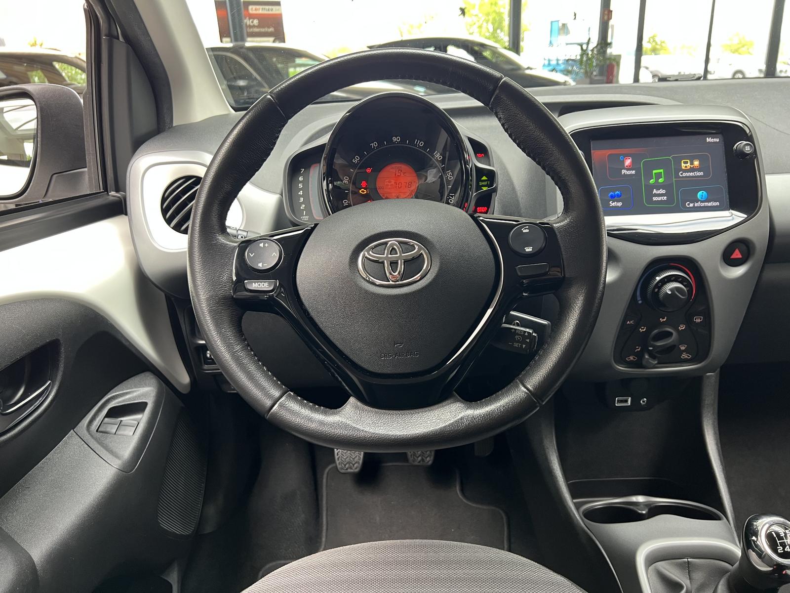 Toyota Aygo x-play connect CarPlay Klima Tempomat Touch
