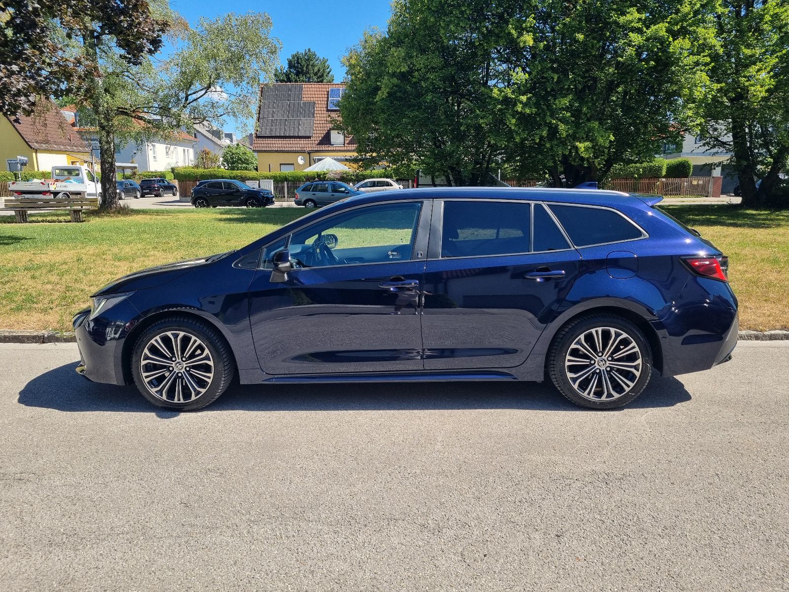 Toyota Corolla 2,0 Hybrid Team Deutschl Touring Sports imagem 3