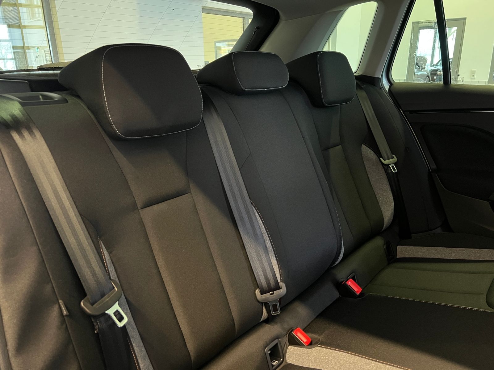 Fahrzeugabbildung SKODA Kamiq Selection 1.0 TSI DSG *AHK, LED, SmartLink
