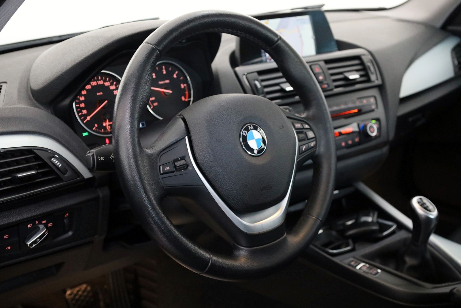 Fahrzeugabbildung BMW 120d 5-trg. Advantage Navi,Xenon,SH,PDC,SR+WR