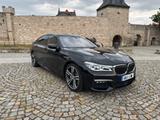 BMW 750i M Paket, V8, Massage, CarPlay, Garantie - BMW 7er Reihe: 8