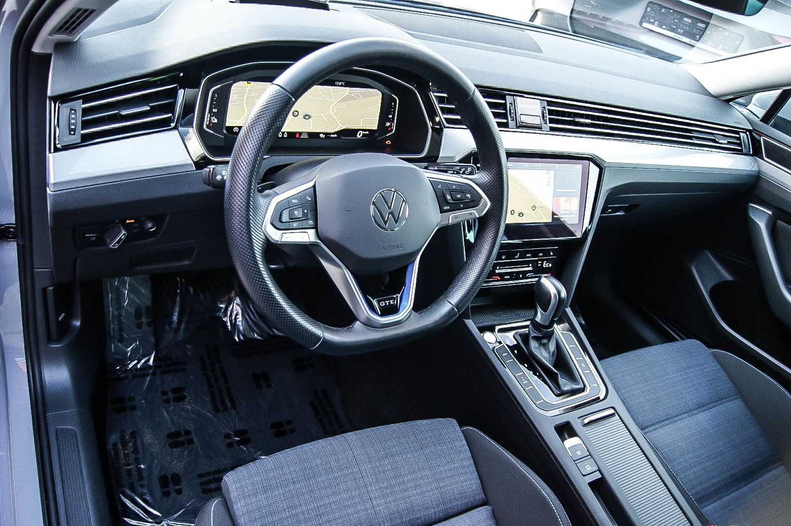 Fahrzeugabbildung Volkswagen Passat Variant HYBRID GTE iQ HEAD-UP ACC WINTER