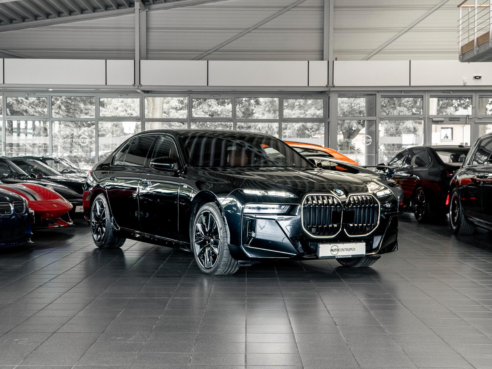 BMW 740d M Sport Sky B&W Inno TV AHK HUD