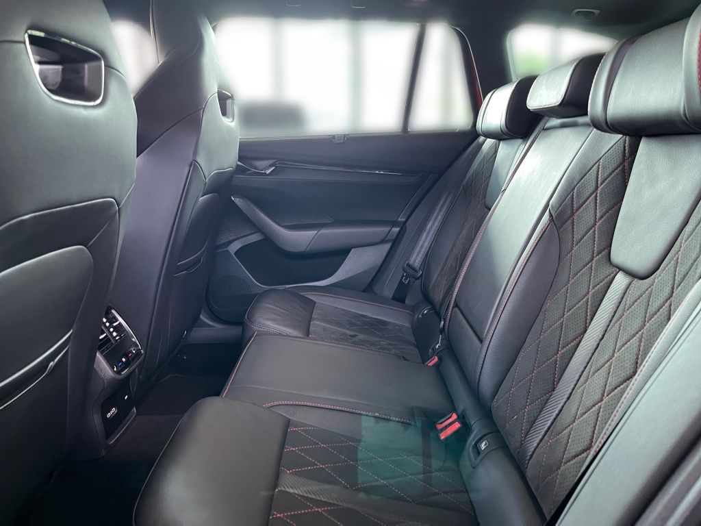 Fahrzeugabbildung SKODA Octavia Combi 2.0 TDI DPF RS Plus 4x4 (EURO 6d)