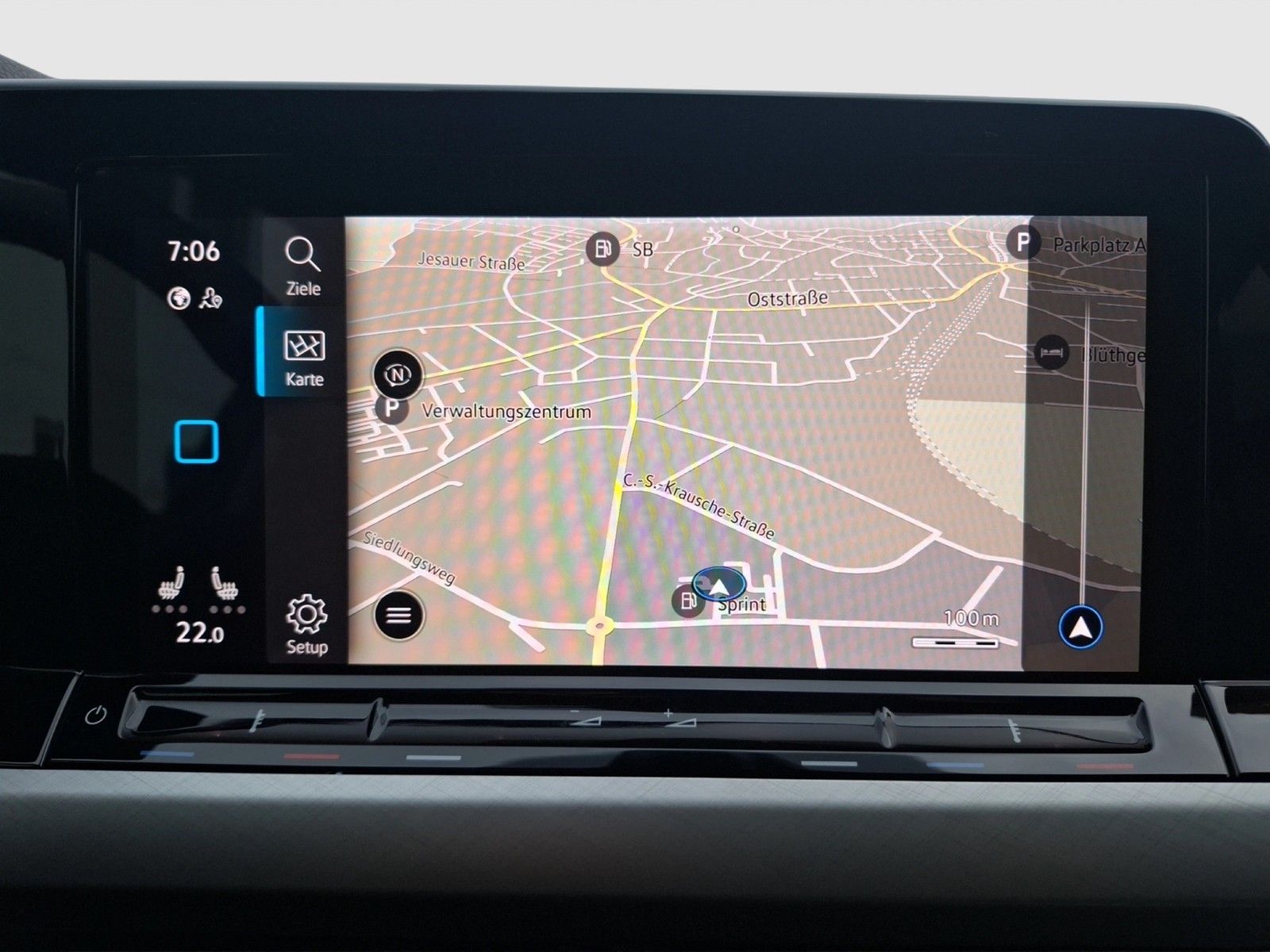 Fahrzeugabbildung Volkswagen Golf VIII TDI Life LED AHK Navi AID ACC PDC SHZ