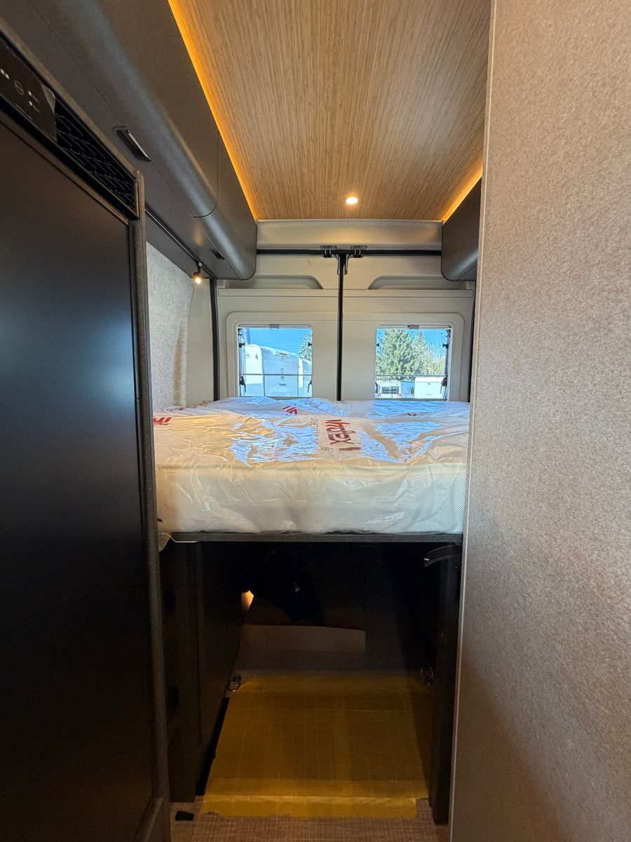 Fahrzeugabbildung HYMER / ERIBA / HYMERCAR Redwood 601 - Voll - 6.871€ sparen!