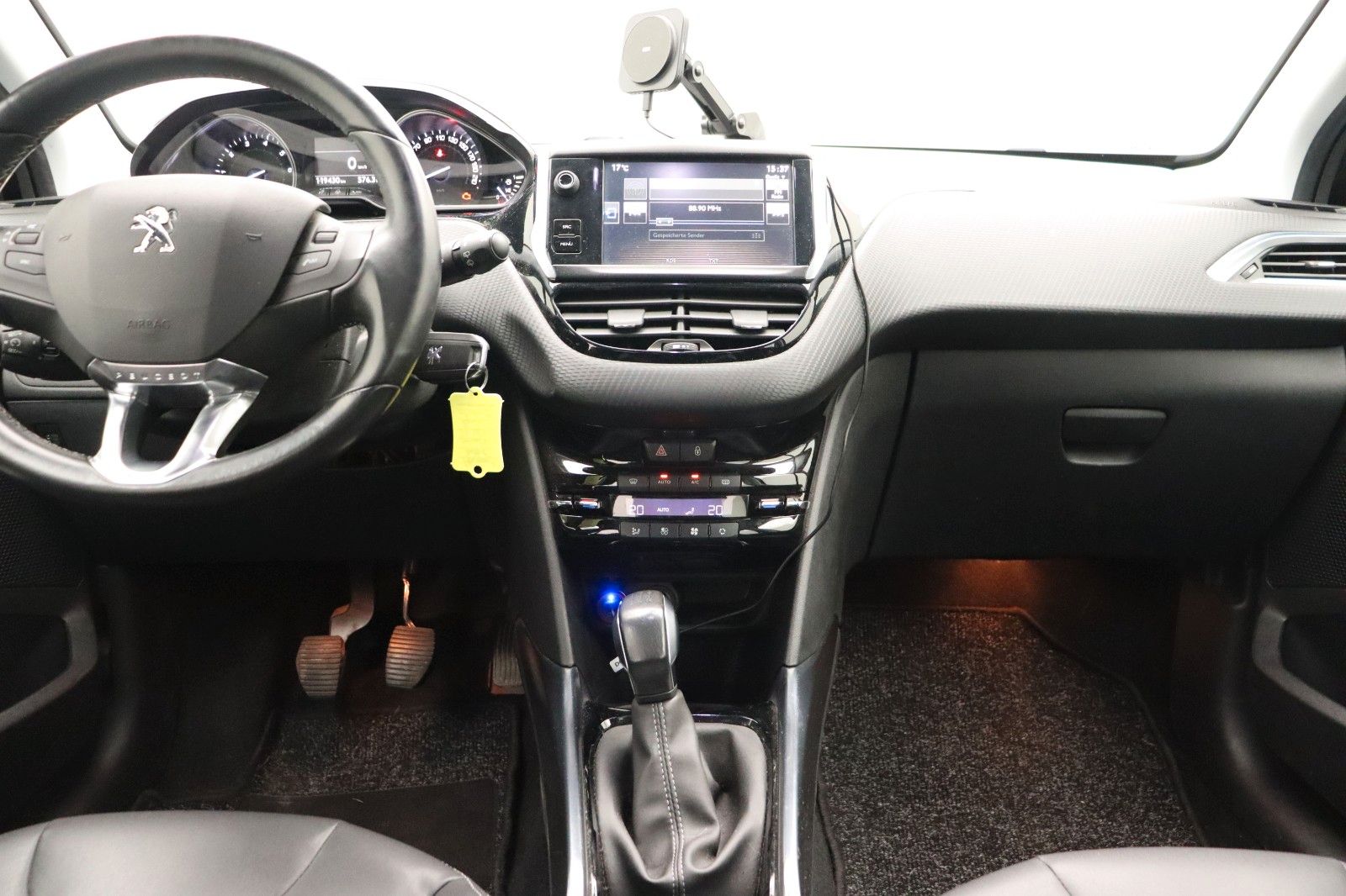 Fahrzeugabbildung Peugeot 2008 1.6 Allure NAVI