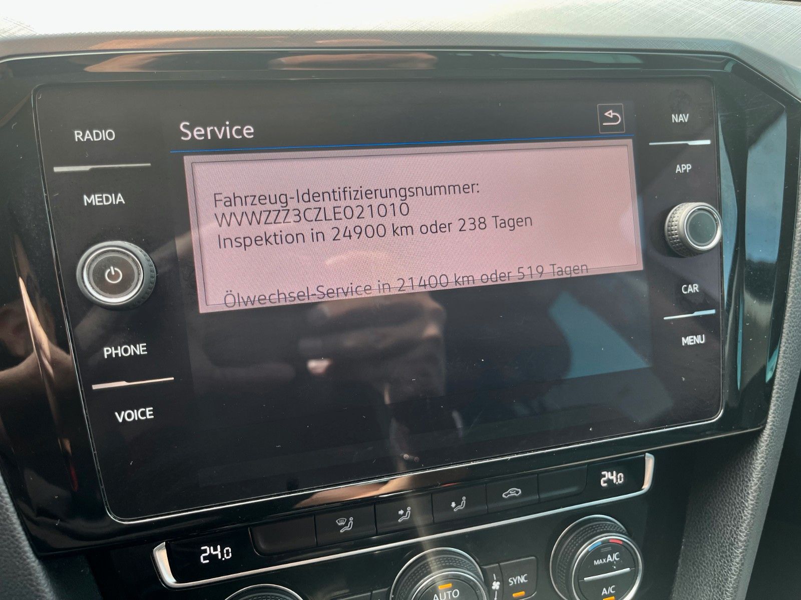 Fahrzeugabbildung Volkswagen Passat Variant 2.0 TDI Aut. Business Navi AHK AC