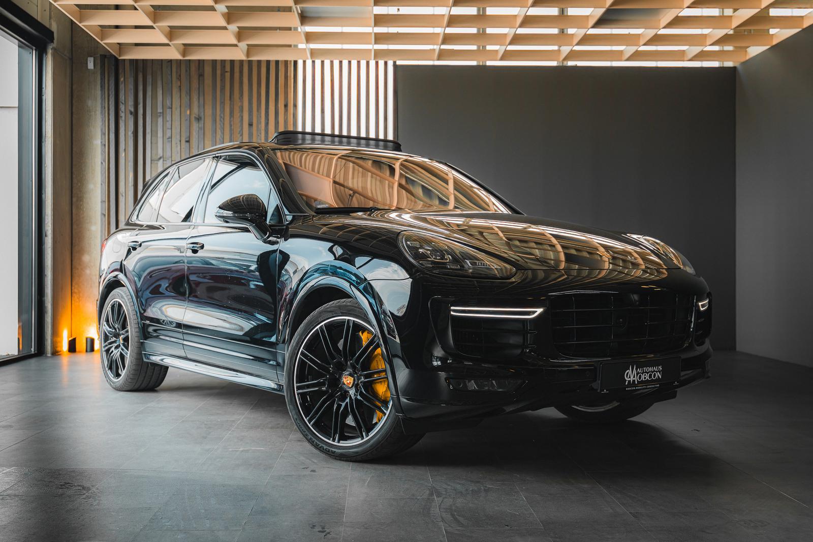 Porsche Cayenne TURBO S | PCCB | CHRONO | PANO | BOSE
