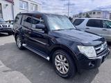 Mitsubishi Pajero 3.2 DI-D Instyle - Mitsubishi Pajero in Frankfurt (Main)