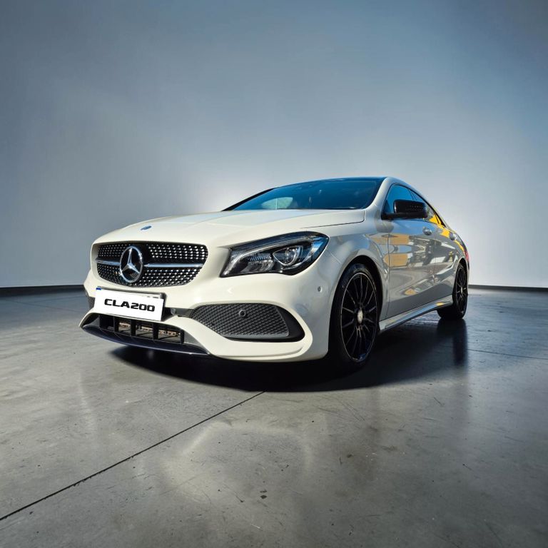 Image of Mercedes-Benz CLA 200