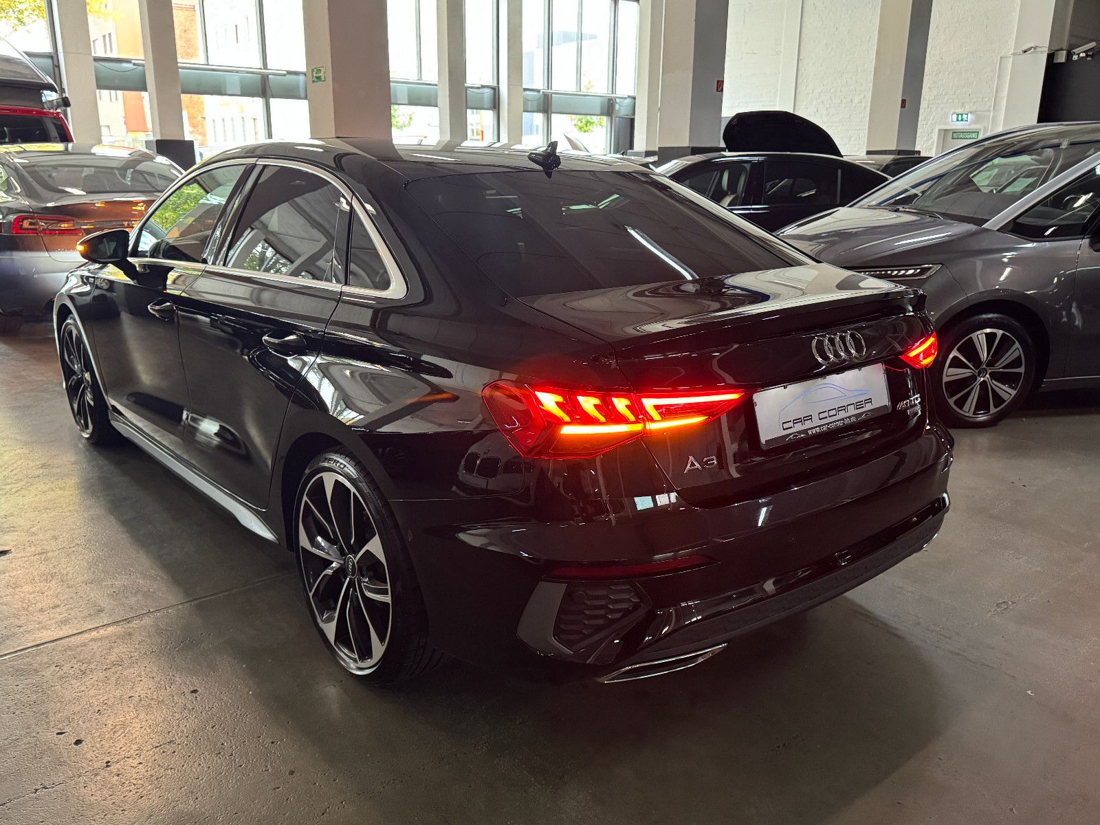 Fahrzeugabbildung Audi A3 40 TDI LIM. QUATTRO 3X S-LINE RS3 S-SITZE B&0
