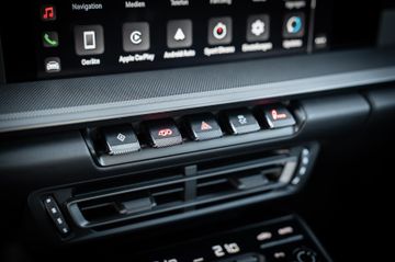 Porsche 992 Carrera 4S Cabriolet | PDCC | BOSE | 18Wege