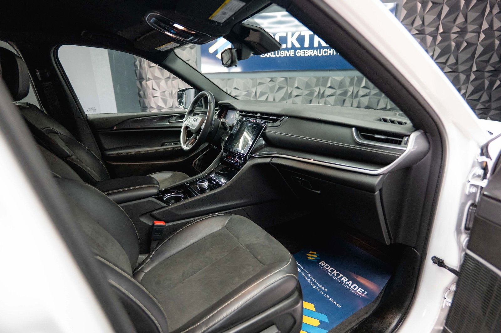 Fahrzeugabbildung Jeep Grand Cherokee 3.6 4x4 L Altitude Mod. 2022 19%