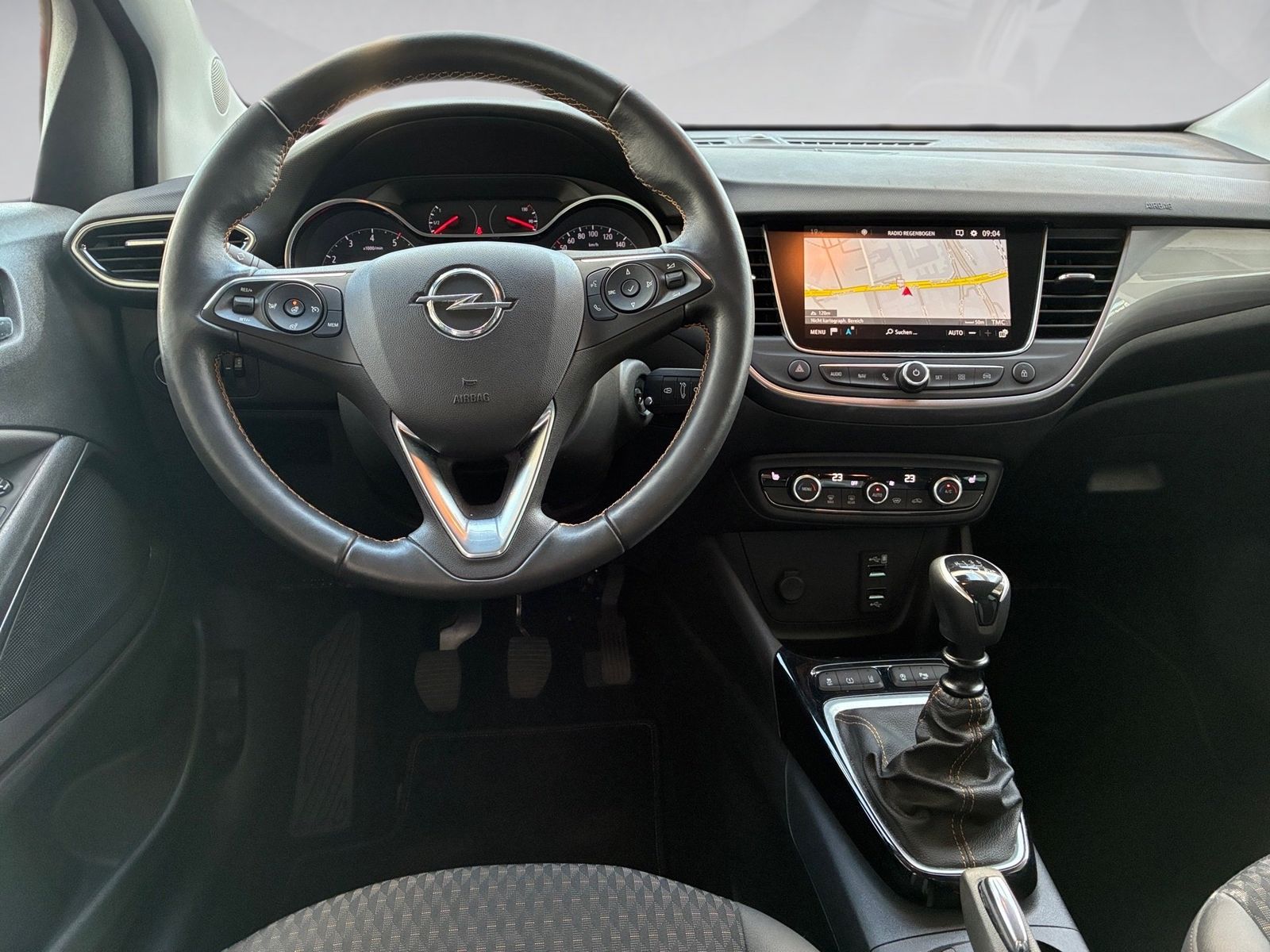 Fahrzeugabbildung Opel Crossland 1.2 Turbo Innovation Navi,SHZ,PDC,LM
