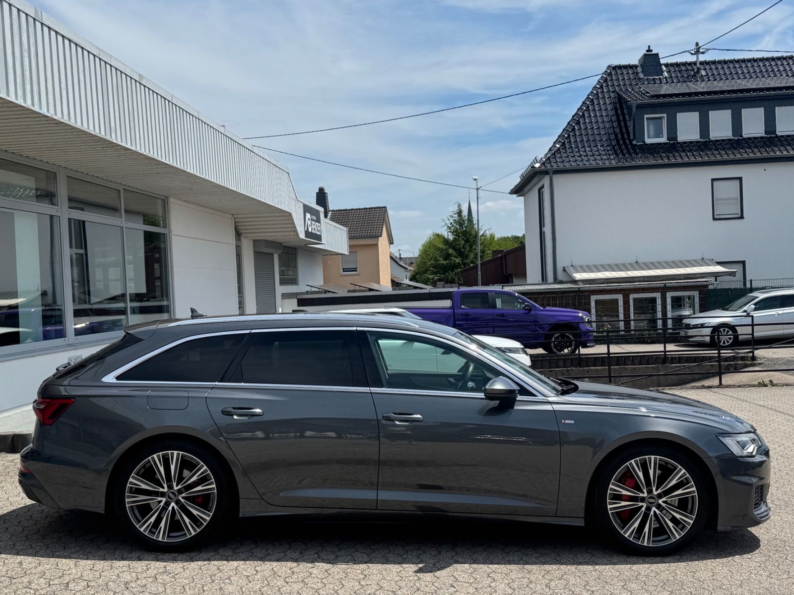 Fahrzeugabbildung Audi A6 55 TFSI e quattro/S-Line/HUD/LED/TeiLeder/360