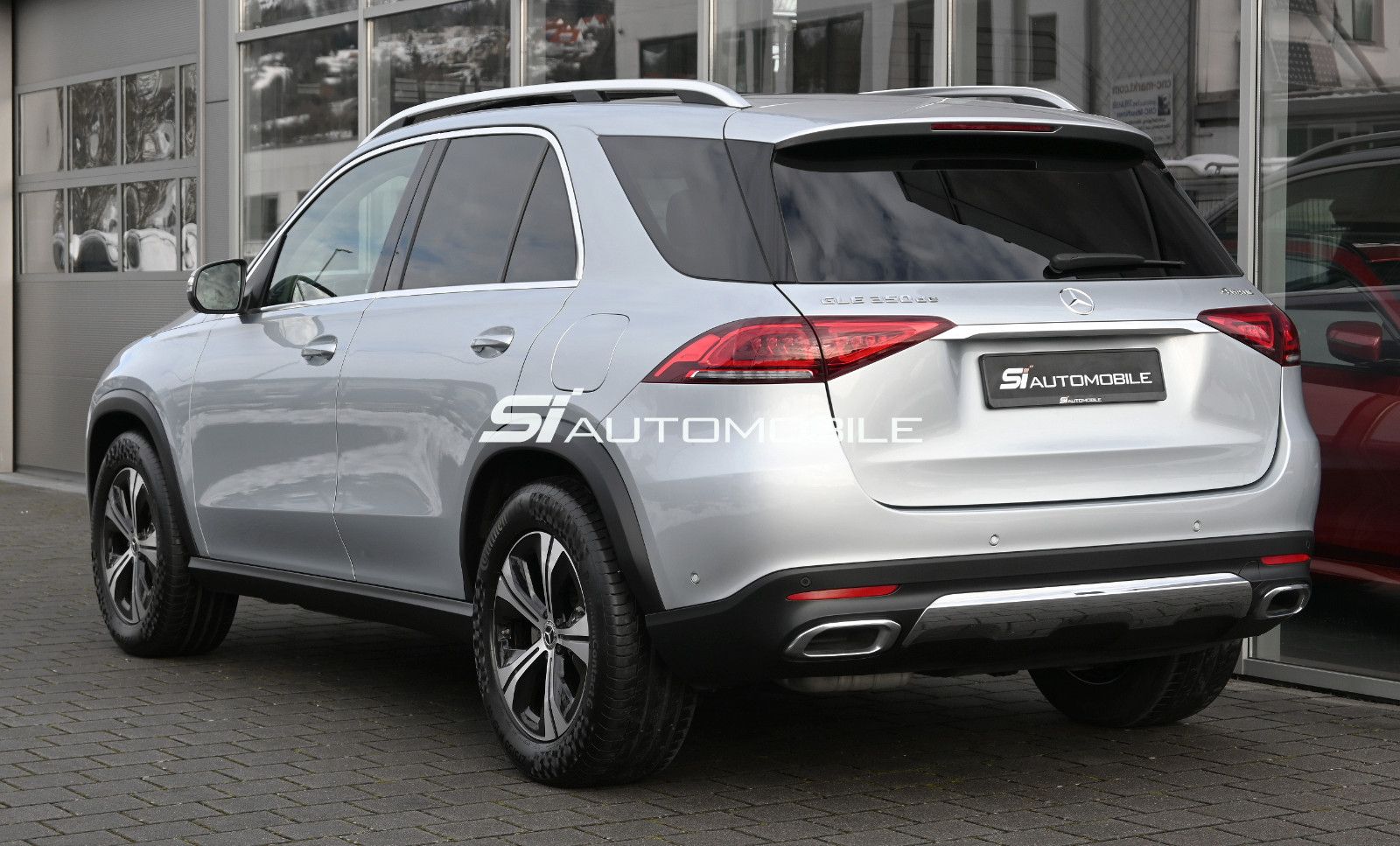 Fahrzeugabbildung Mercedes-Benz GLE 350 de 4Matic °ACC°PANO°SITZKLIMA°8-FACH 19"