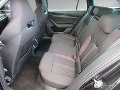 SKODA Octavia Combi 2.0 TDI RS 4x4 DSG Reise Ahk Navi SKODA Octavia Combi 2.0 TDI RS 4x4 DSG Reise Ahk Navi