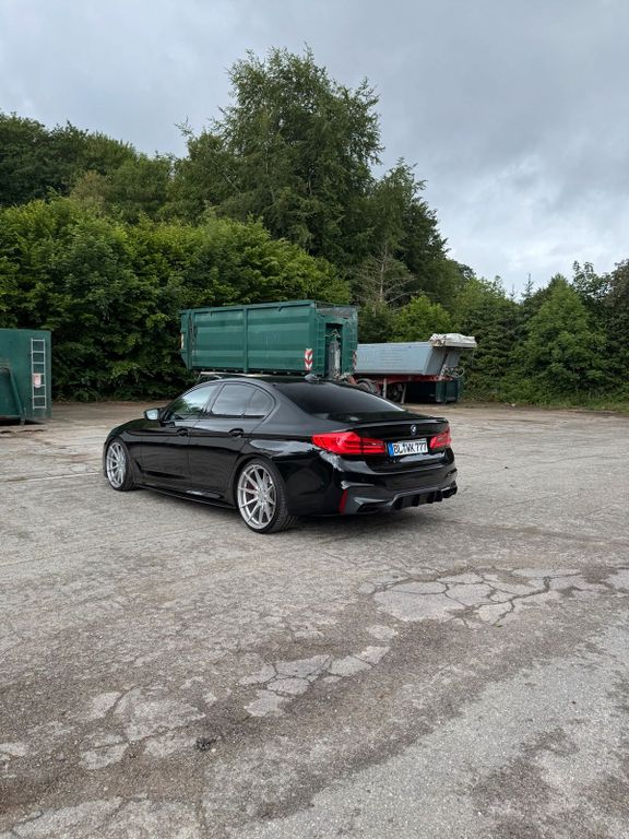 Image of BMW 530