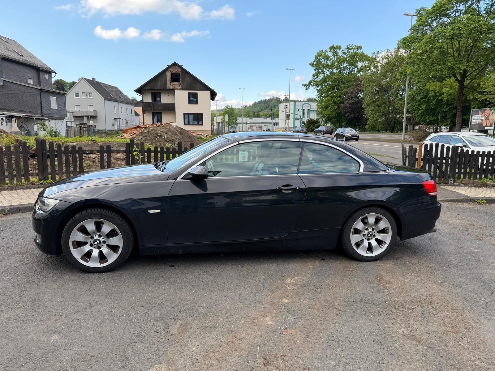Fahrzeugabbildung BMW 320 3 Cabrio 320i
