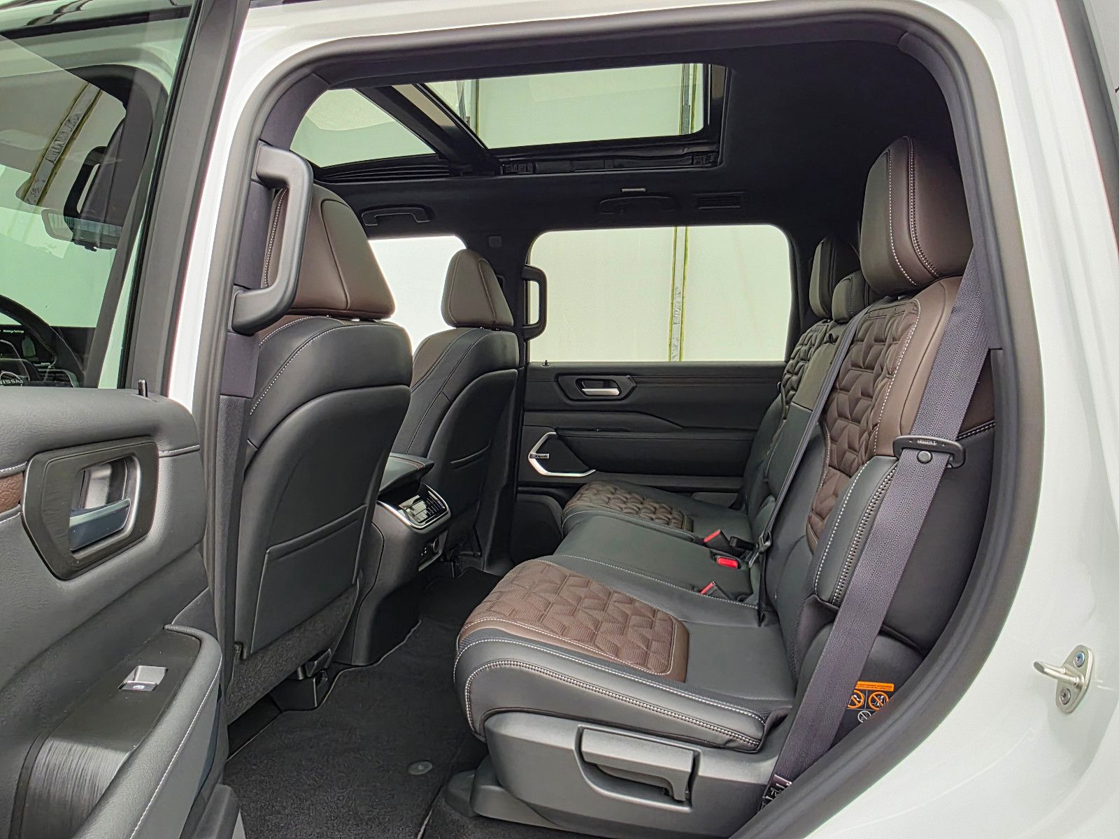 Fahrzeugabbildung Nissan Armada PLATINUM RESERVE T1: 85.000 EURO Stock!