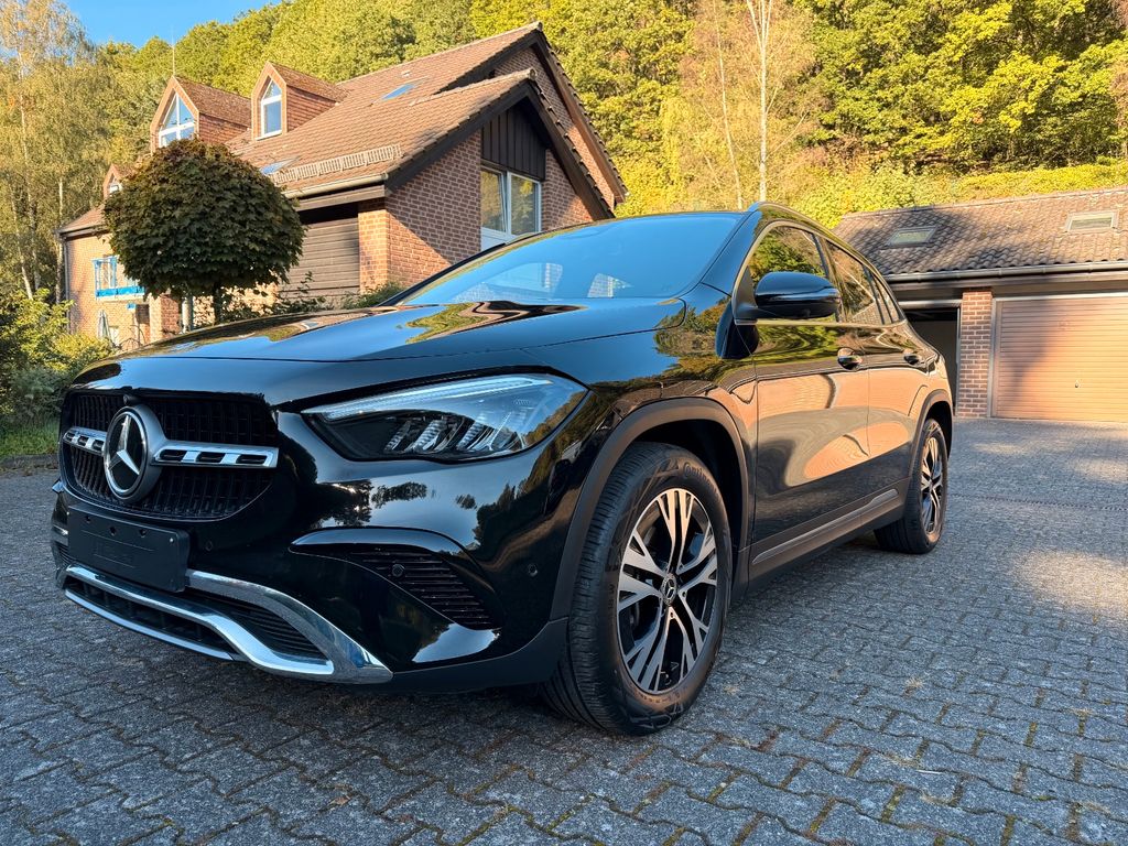 Image of Mercedes-Benz GLA 220
