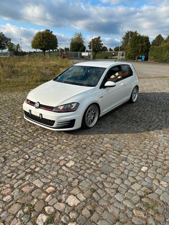 Image of Volkswagen Golf
