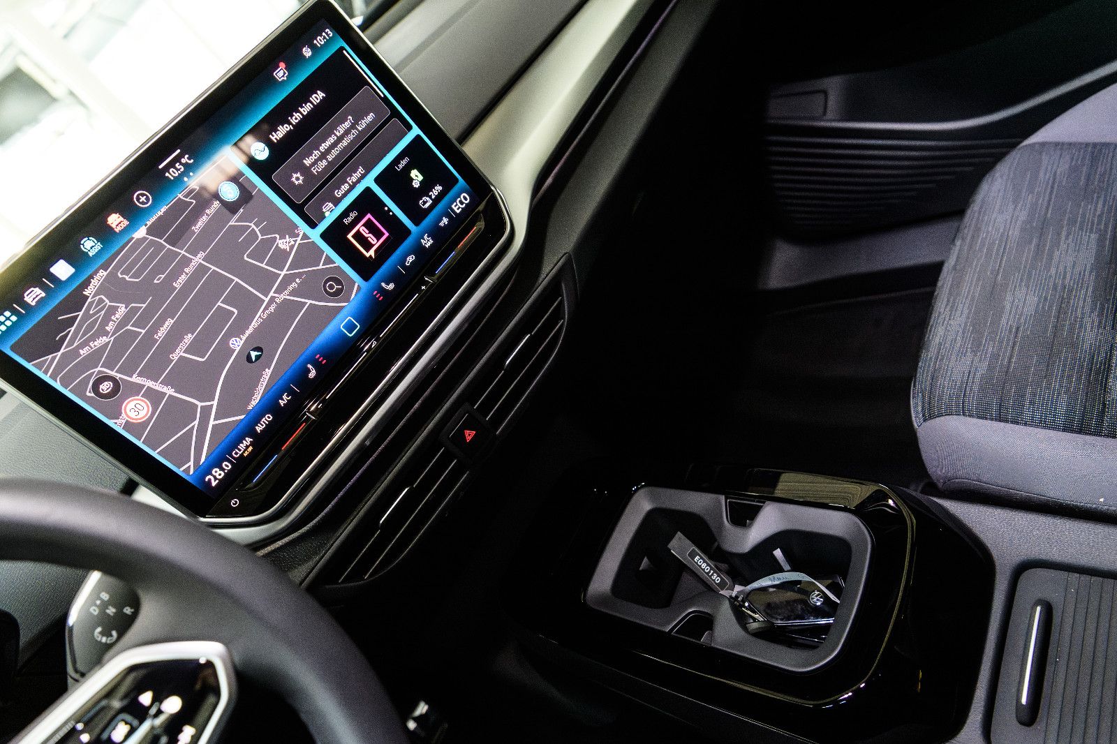 Fahrzeugabbildung Volkswagen ID.4 Pro IQ-LED+360°KAM+EASY-OPEN+NAV+ACC+WÄRMEP