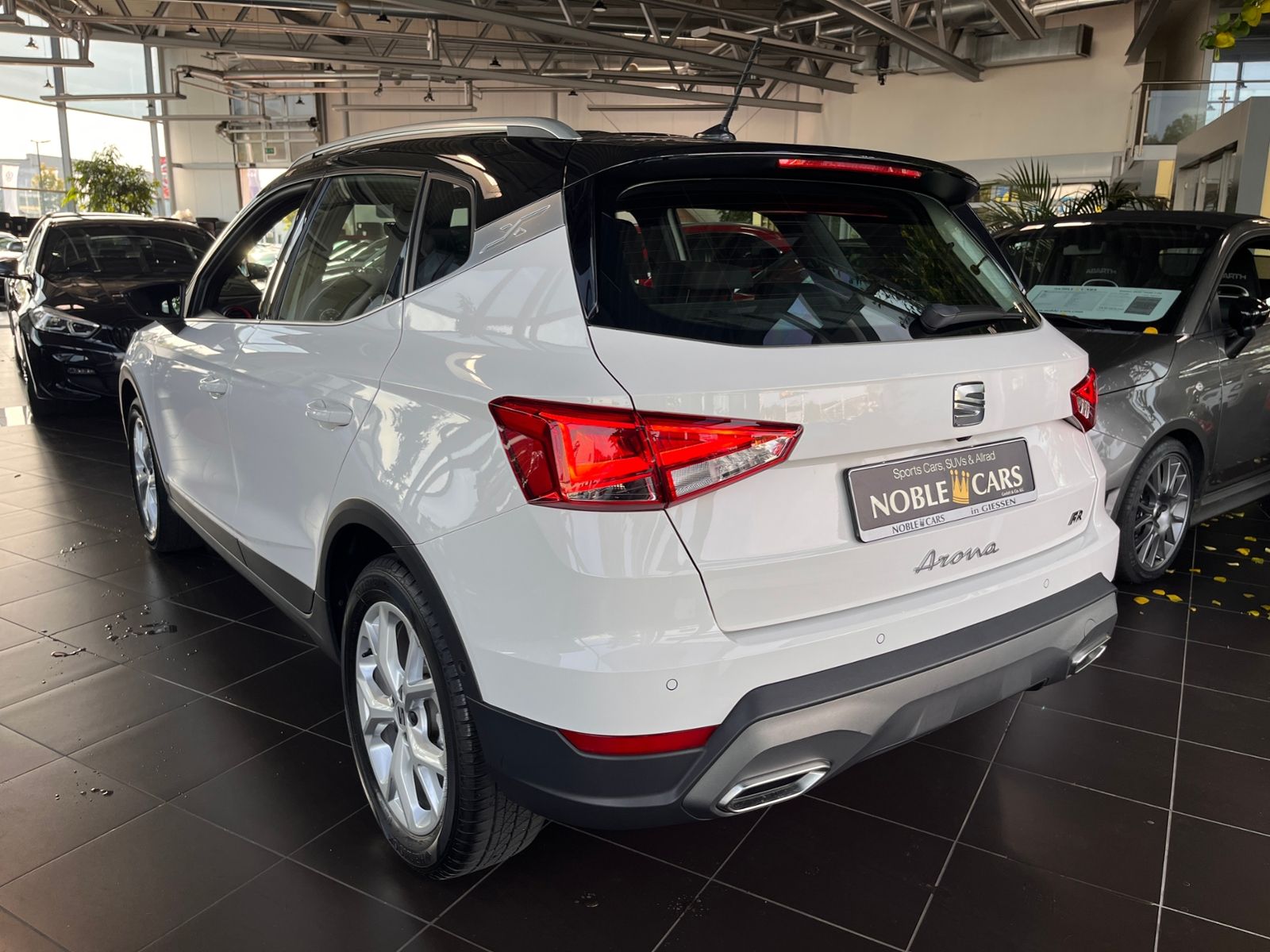 Fahrzeugabbildung SEAT ARONA  1.5 TSI DSG FR ACC LED NAV RFK SHZ 17"
