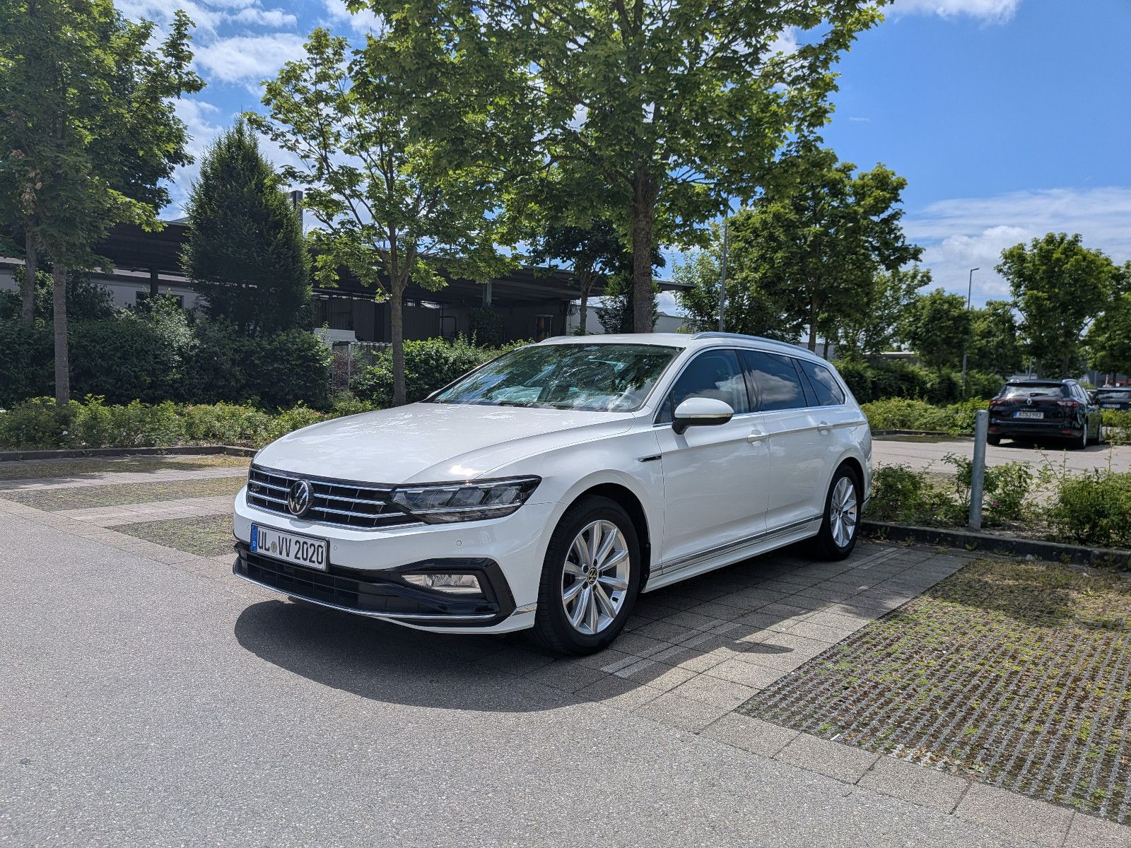 VW Passat 1.5 TSI *DSG*R-Line*Business* Keyless*AHK
