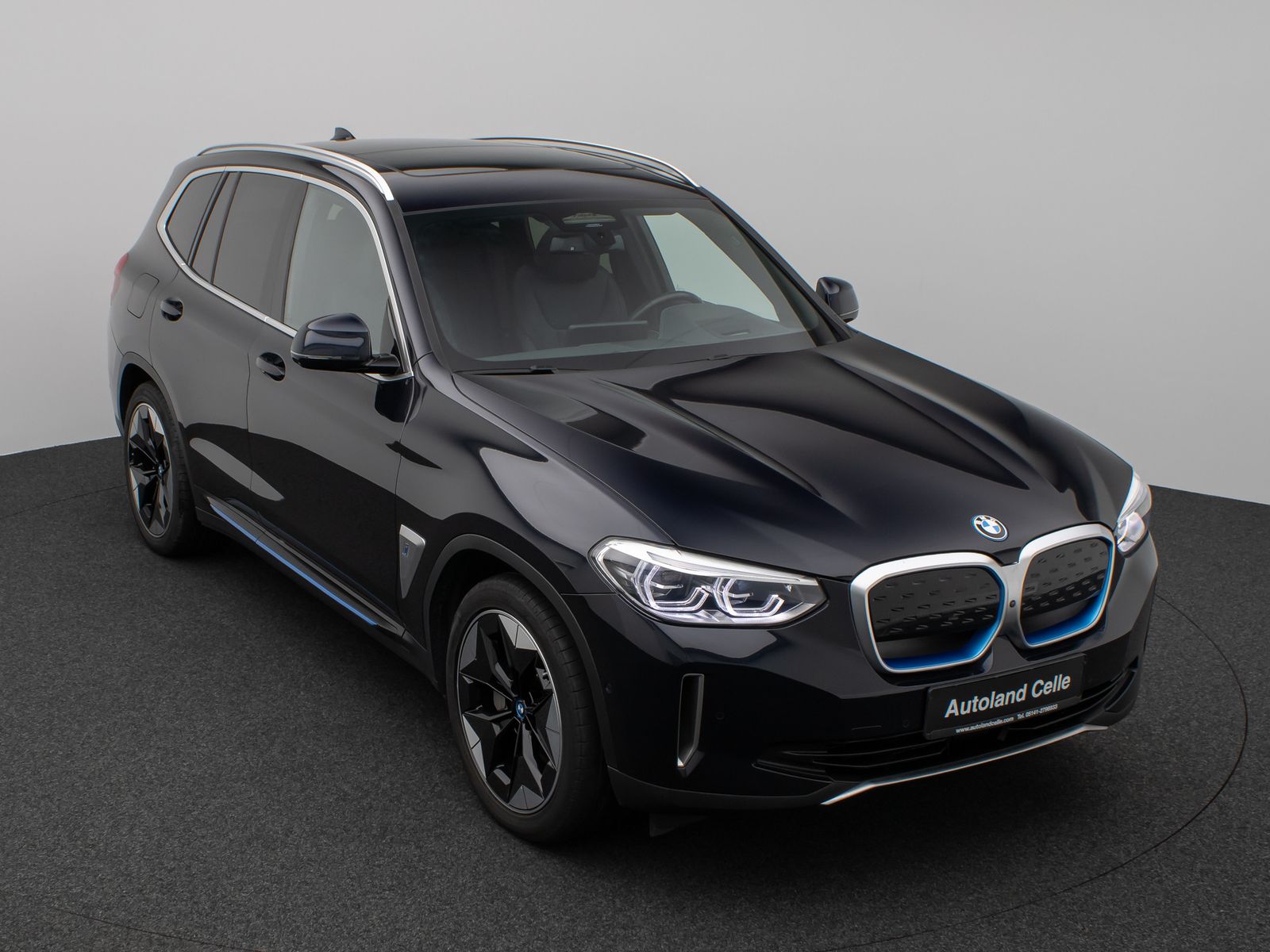 Fahrzeugabbildung BMW iX3 Impressive Panorama 360°HUD DAB H/K Komfort