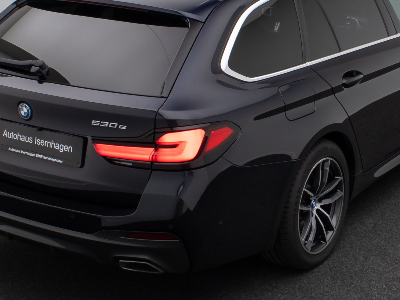 Fahrzeugabbildung BMW 530e M Sport 360&deg;Laser HUD DAB ACC Komfort Alarm