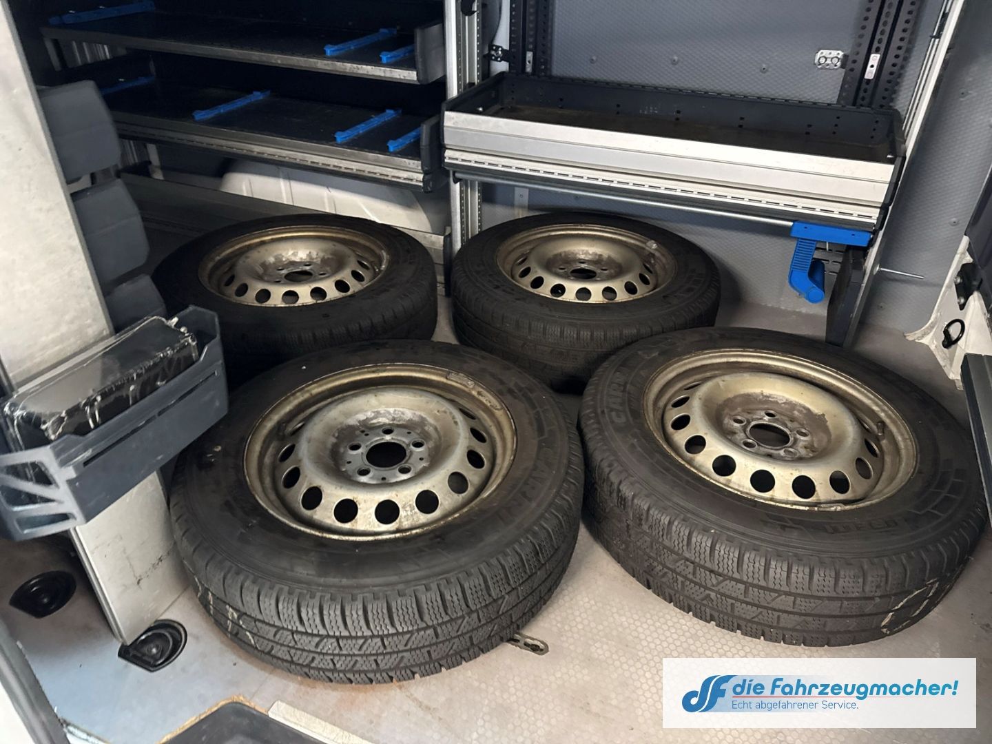 Fahrzeugabbildung Mercedes-Benz Vito Kasten 114 CDI BT RWD extralang AHK Parkle