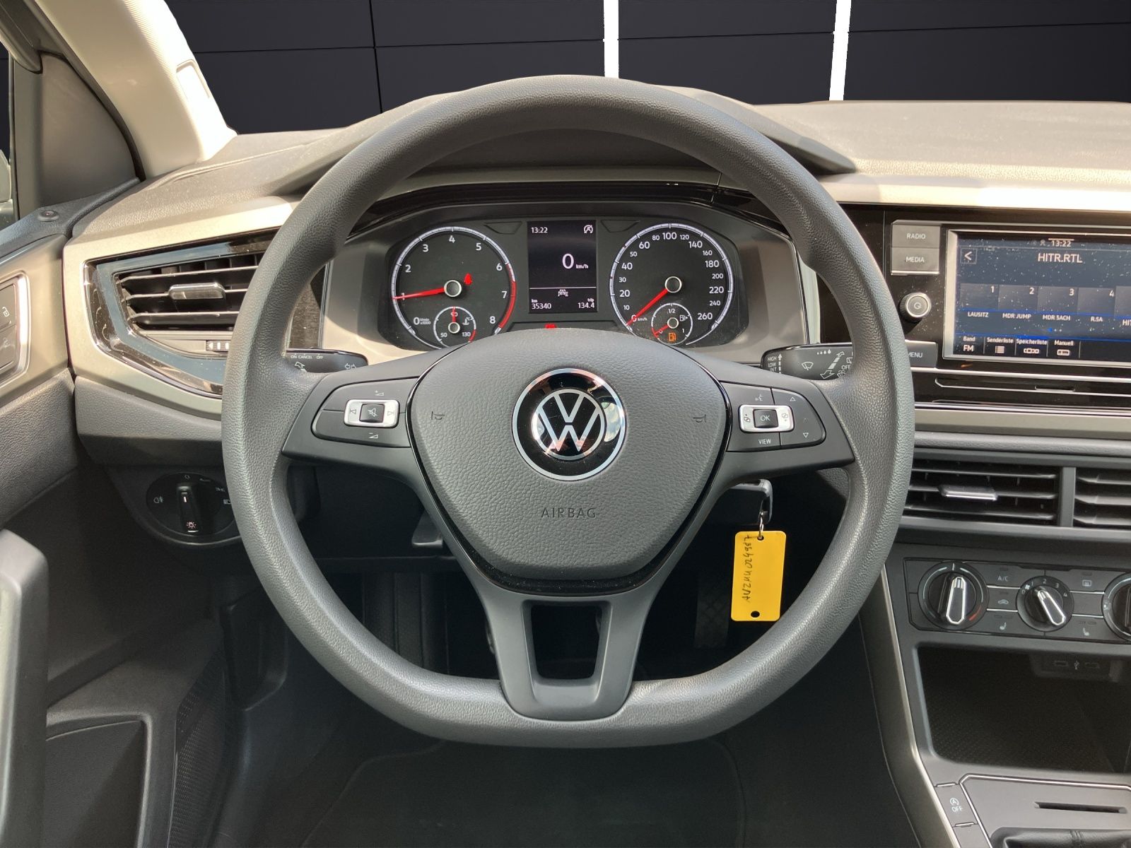 Fahrzeugabbildung Volkswagen Polo 1.0 Comfortline Klima DAB PDC SH