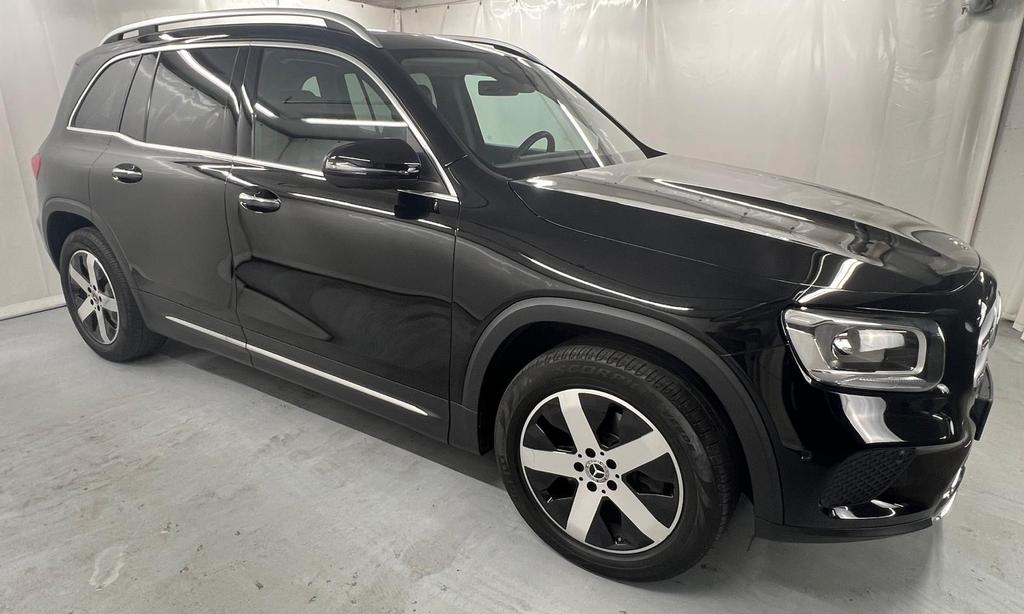 Mercedes-Benz GLB 220