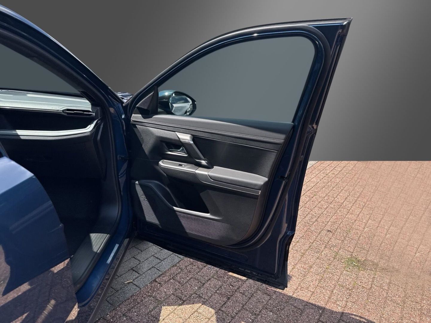 Fahrzeugabbildung Jeep Compass MY26 FIRST EDITION E-HYBRID PANO VOLL