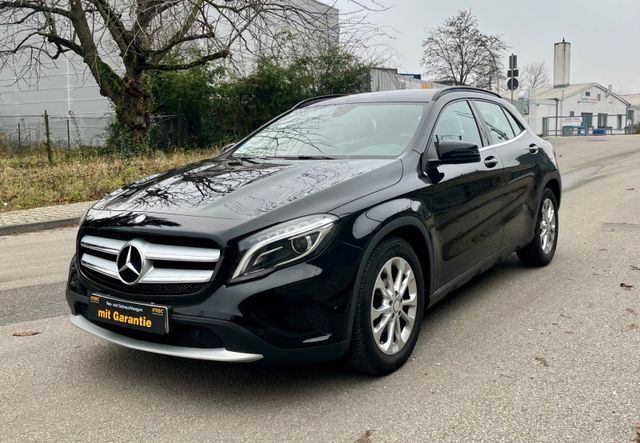 Mercedes-Benz GLA 180*LED*Navi*SHZ*