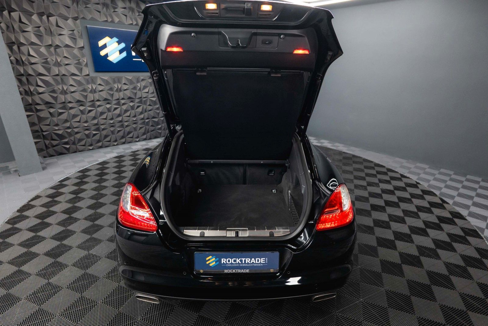 Fahrzeugabbildung Porsche Panamera 3.0 V6 Diesel *Active Suspension*Kamera
